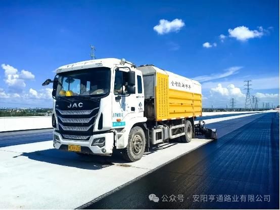 建设?迈进‖立秋攻坚筑坦途，精工筑路守护通畅安然
